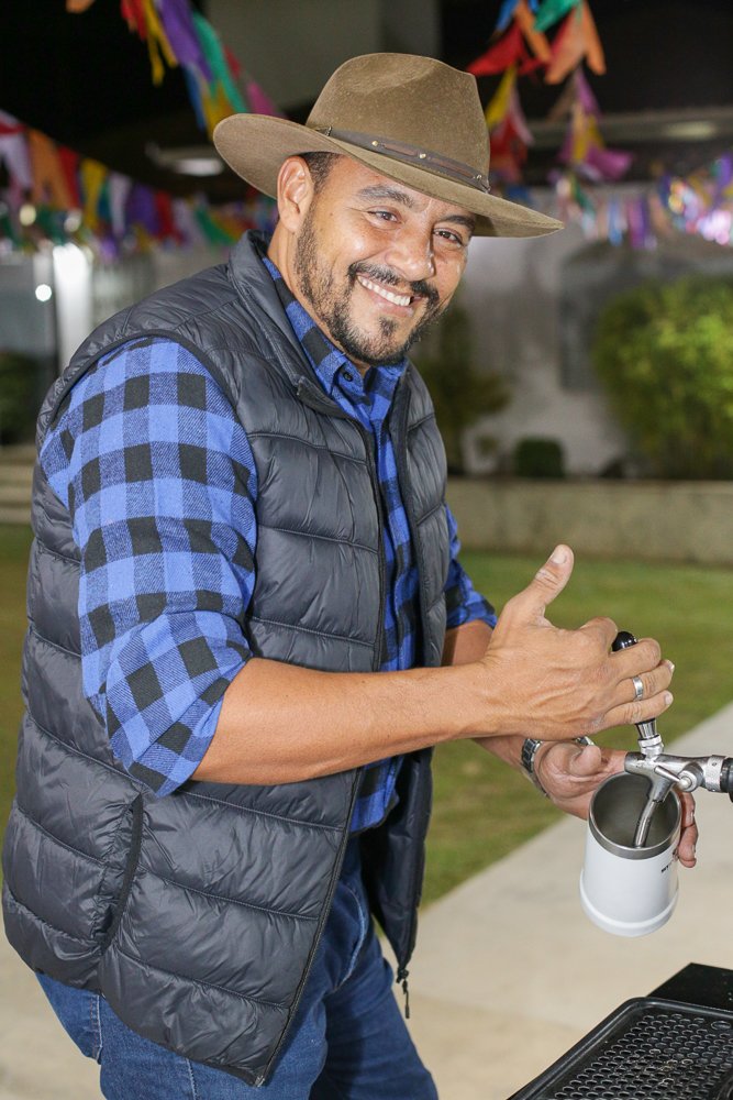 Um Momento especial de confraternização em Belo Horizonte com fotografia espontânea registrado com naturalidade e emoção.