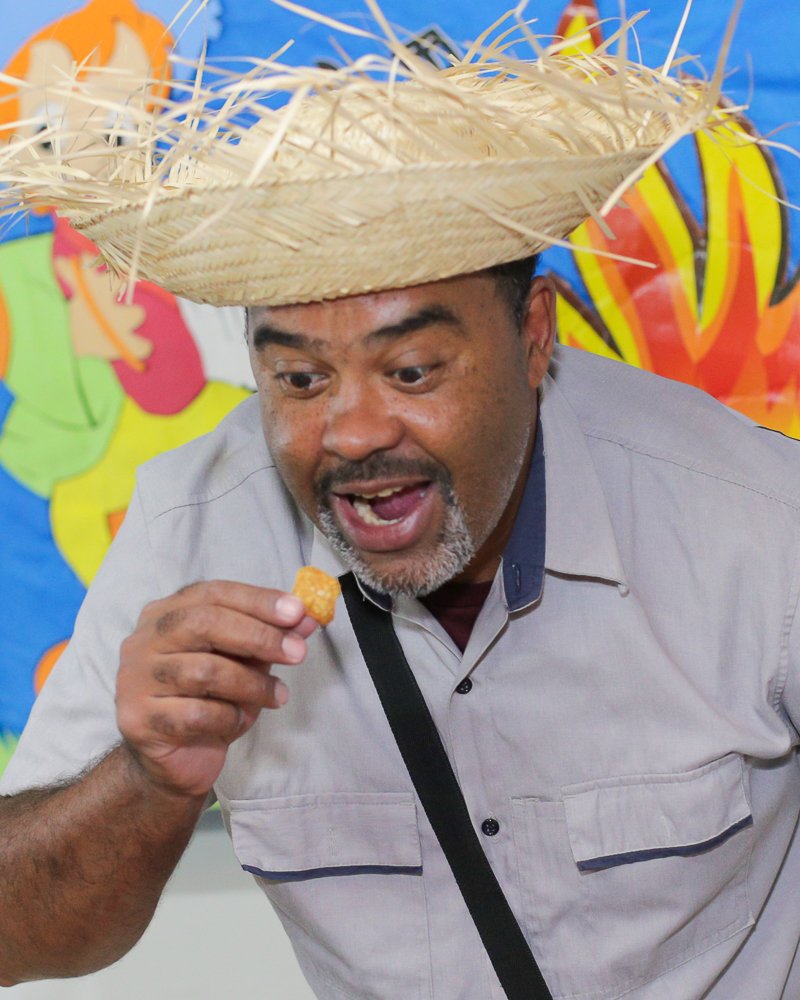 Um Momento especial de confraternização em Belo Horizonte com fotografia espontânea registrado com naturalidade e emoção.