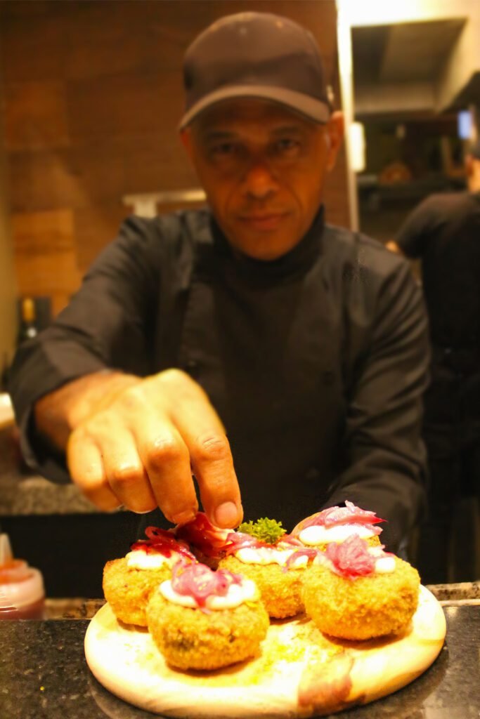 fotografia-publicitaria-gastronomia-preparo-prato-santo-shop-contagem